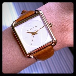 Michael Kors MK 2584 women’s leather strap watch